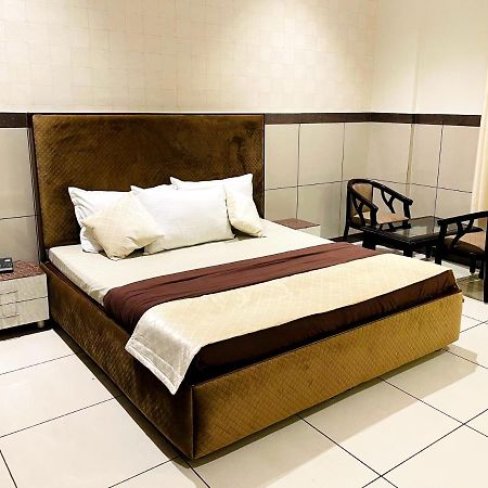 Hotel Primrose Regency Sonipat Exterior foto