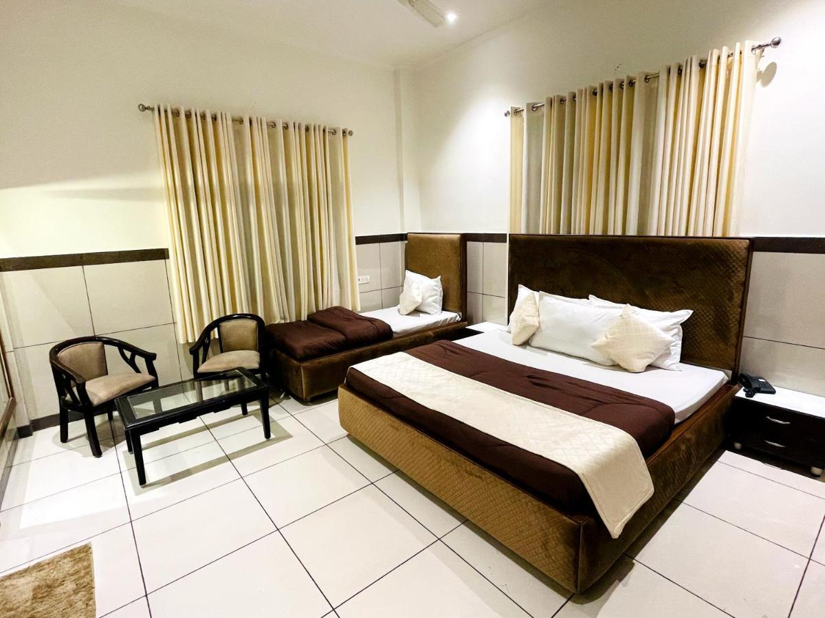 Hotel Primrose Regency Sonipat Exterior foto