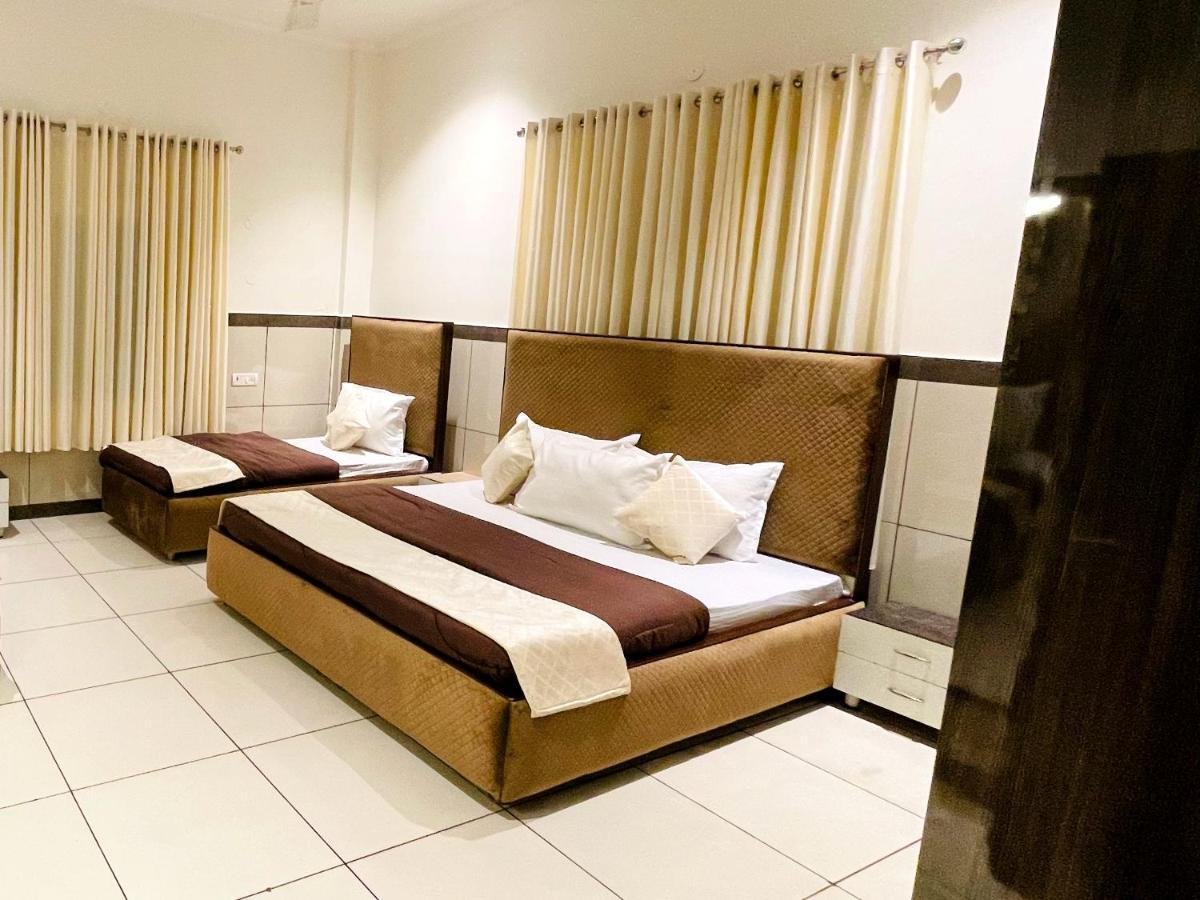 Hotel Primrose Regency Sonipat Exterior foto