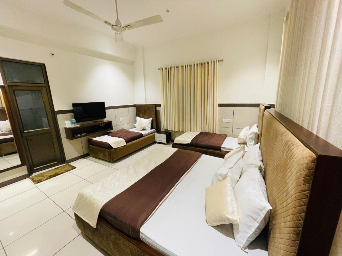Hotel Primrose Regency Sonipat Exterior foto