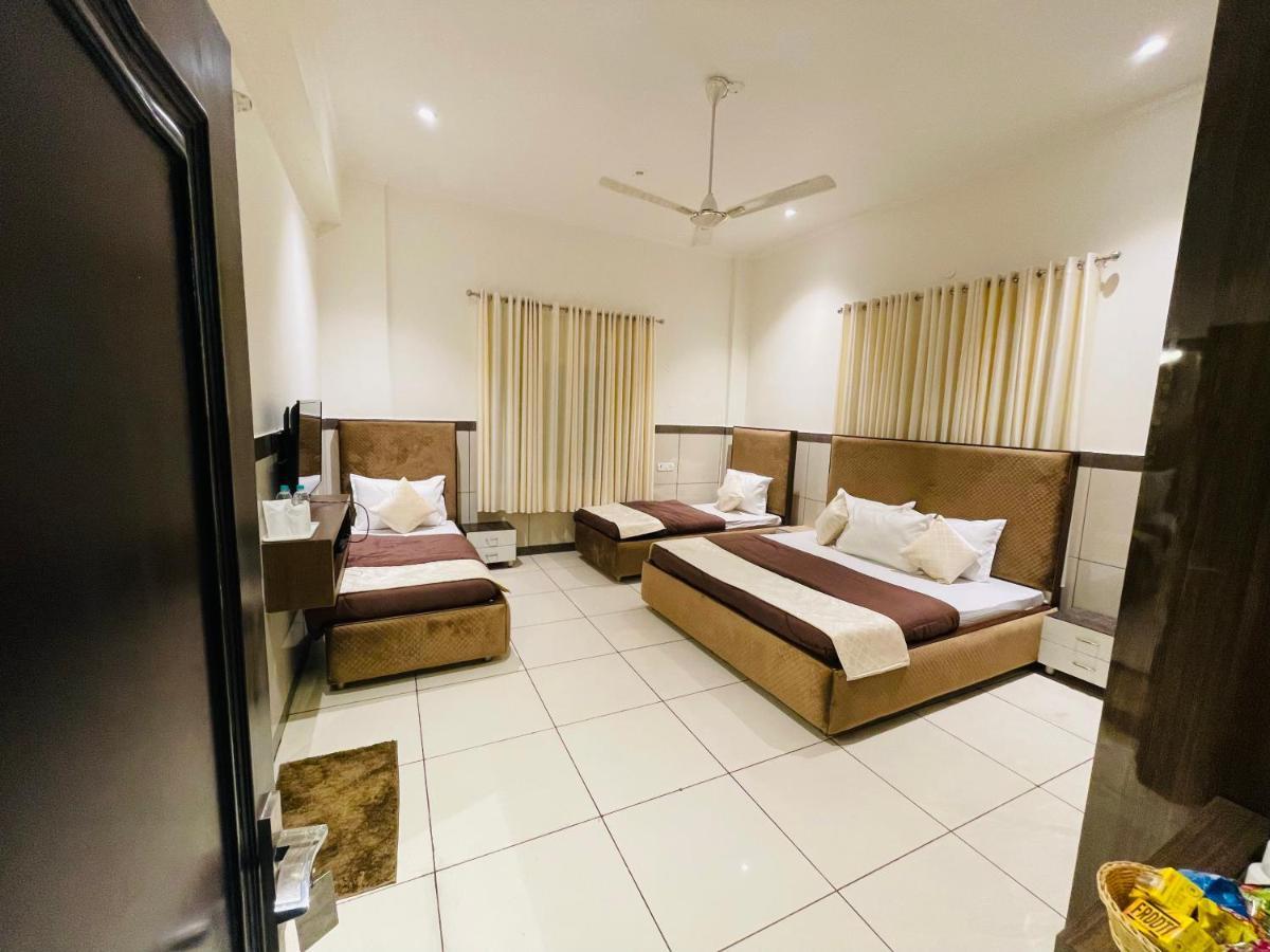 Hotel Primrose Regency Sonipat Exterior foto