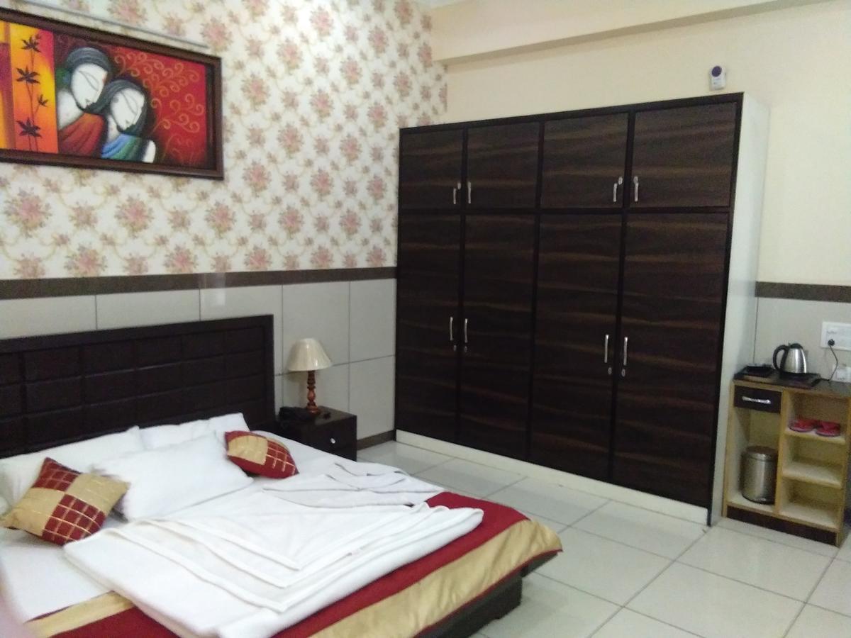 Hotel Primrose Regency Sonipat Exterior foto